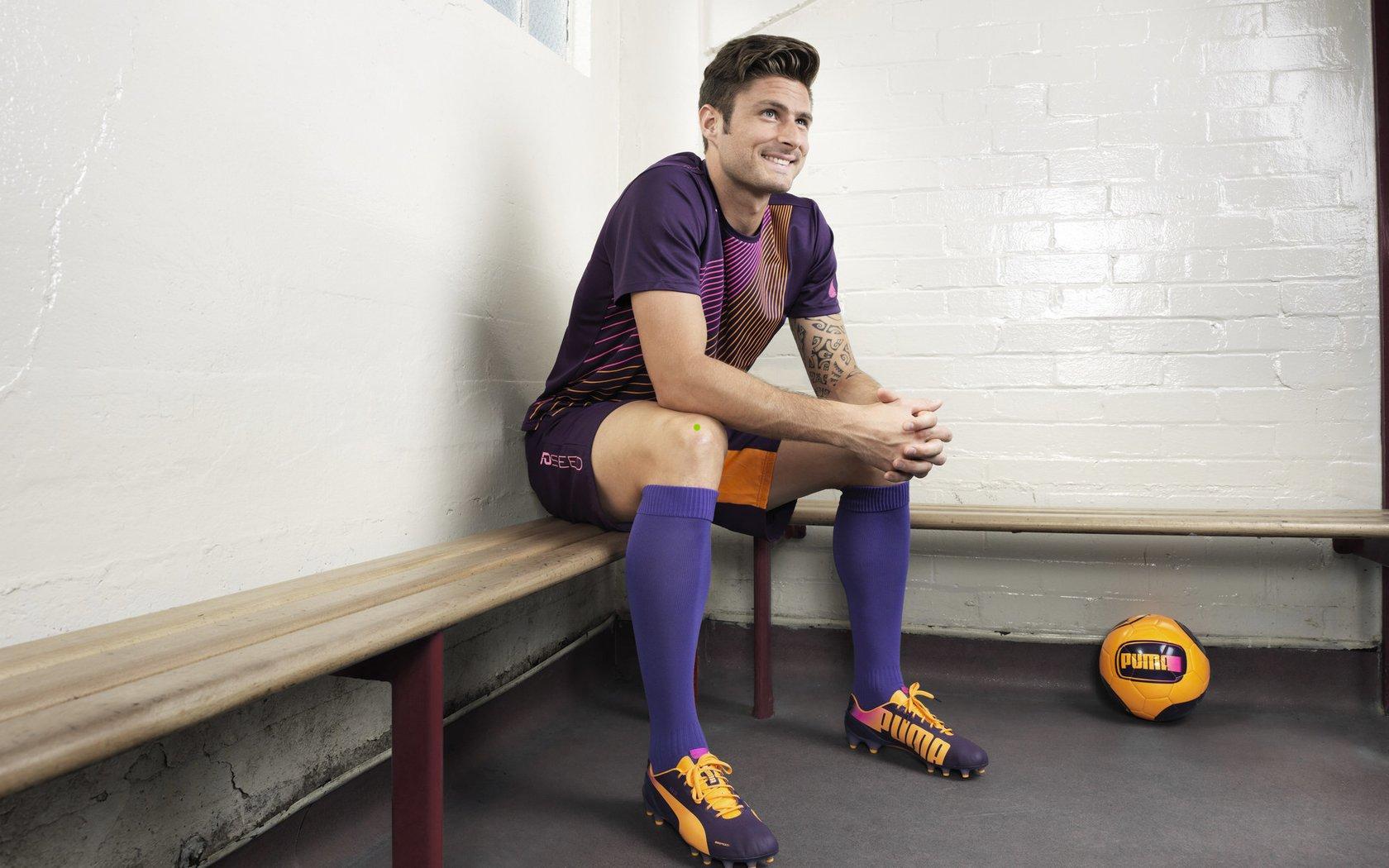 李提香曹赟定遭停赛两场处罚,广州城俱乐部公开致歉并启动内部追责程序